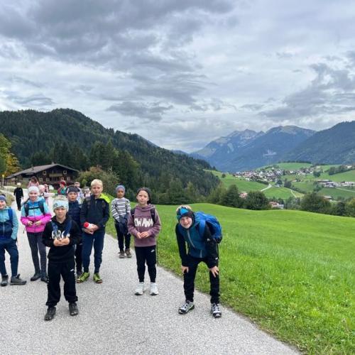 Kinder beim Wandern